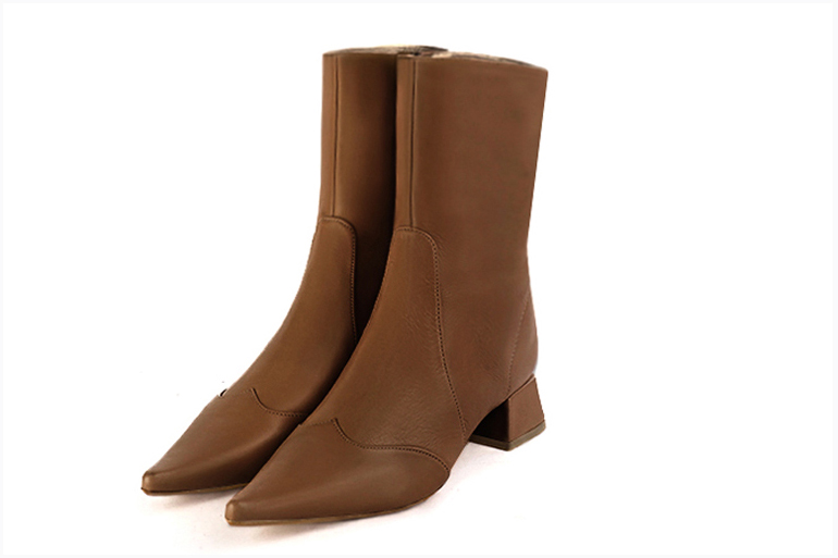 Caramel brown women's booties, with a zip on the inside. Pointed toe. Low flare heels - Florence KOOIJMAN